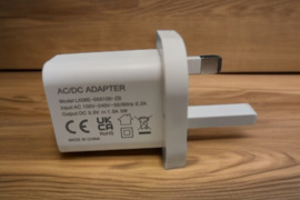 USB Kroviklis UK arba Us plug 5v/1a