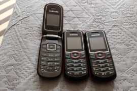 GERI SAMSUNG E KLASES TELEFONAI, KALBOS