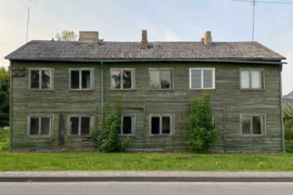 PARDUODAMA 3/4 NAMO DALIS JIEZNE PRIE EŽERO