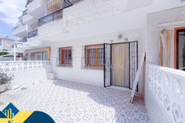 Bungalas su terasa, Alicante provincijoje, Torrevieja mieste, Playa de los Náufragos rajone. 2 kamba