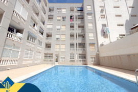 Studija su bendru baseinu, Alicante provincijoje, Torrevieja mieste, Playa de los Locos rajone. 1 ka