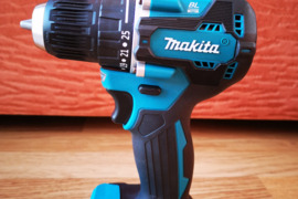 Akumuliatorinis suktuvas-greztuvas Makita DDF487 18V Brushless besepetelis