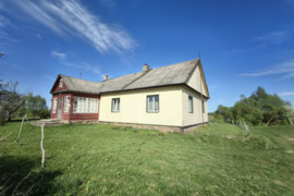 PARDUODAMA DALIS NAMO UTENOS RAJONE