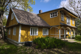PARDUODAMA SODYBA ŠALIMAIS BALNINKŲ MIESTELIO MOLĖTŲ RAJONE