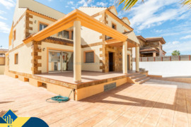 Vila su privačiu baseinu, Alicante provincijoje, Torrevieja mieste, La Mata rajone. 7 kambariai | 47