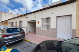 Namas skirtas renovacijai, Alicante provincijoje, Guardamar del Segura mieste. 4 kambariai | 129 m² 