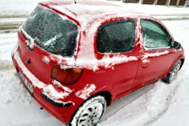 Toyota yaris 1.3 benzinas, 2004 m. Kėbulo Spalva 3PO dalys, kuro siurblys, starteris, pigios salono 
