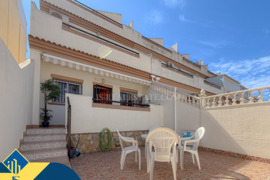 Namas su bendru baseinu, Alicante provincijoje, Torrevieja mieste. 4 kambariai | 84 m² | 2 kilometra