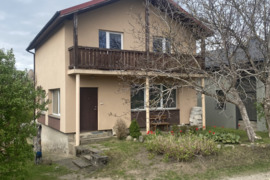 PARDUODAMAS MŪRINIS NAMAS, ŠIAURĖS SODŲ 4-OJI G. 4, VILNIUJE.