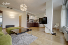 2 kamb. butas Vilnius, Naujamiestis, Gynėjų g.