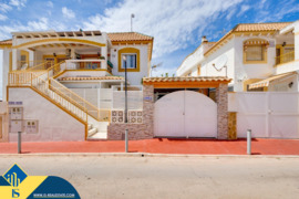 Bungalas su bendru baseinu, Alicante provincijoje, Torrevieja mieste. 3 kambariai | 50 m² | 850 metr