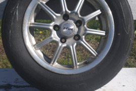 Parduoda Audi ratus.Naudoti.4 vnt.Vasarinės nedaug važiuotos padangos.Yra atsarginis ratas.