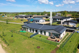 Parduodamas A++ klasės modernios klasikos stiliumi įrengtas vieno aukšto dvibutis gyvenamas namas 12
