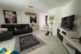 Renovuotas apartamentas su terasa, Alicante provincijoje, Torrevieja mieste, Playa del Cura rajone. 