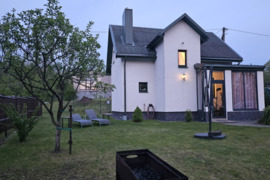Jaukiai įrengtas namas Pakalniškėse, Nemėžio sen., Vilniaus r.
