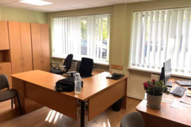 Nuomai siūlomos dvi tarpusavyje susijusios patalpos, renovuotame name, J. Biliūno g., Anykščiuose: