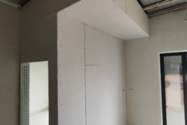 Darome Gipso sienas ir lubas pagal „Knauf“ technologijas.