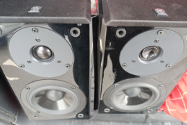 Geros Yamaha E-700kol,6omai ,110w,su uzdangalais