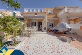 Namas su bendru baseinu, Alicante provincijoje, Torrevieja mieste, Los Balcones rajone. 4 kambariai 