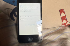 Apple iPhone 4s