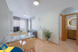 Renovuotas apartamentas su terasa, Alicante provincijoje, Torrevieja mieste, Playa del Cura rajone. 