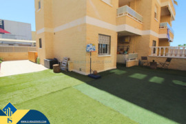 Renovuotas apartamentas su bendru baseinu, Alicante provincijoje, Torrevieja mieste. 3 kambariai | 7