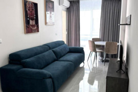 Renovuotas apartamentas su terasa, Alicante provincijoje, Torrevieja mieste, Playa del Cura rajone. 
