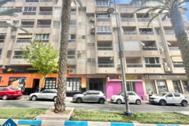 Apartamentas su bendru baseinu, Alicante provincijoje, Torrevieja mieste, Playa del Cura rajone. 3 k
