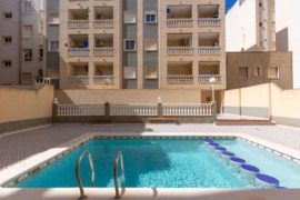 Saulėti pirmo aukšto apartamentai