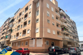 Apartamentas su terasa, Alicante provincijoje, Torrevieja mieste. 3 kambariai | 69 m² | 500 metrų ik