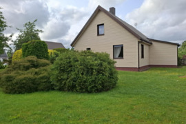 Namas Mažeikių r. sav., Viekšniai, Dariaus ir Girėno g.