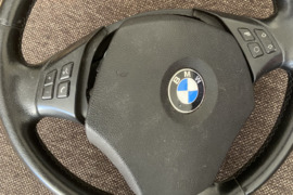 BMW vairas, BMW 330 Sedanas Autodalys
