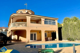 Vila su privačiu baseinu, Alicante provincijoje, Torrevieja mieste, Los Balcones rajone. 5 kambariai