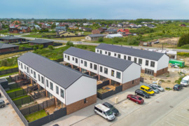 Kotedžas augančiame Klaipėdos rajone – puikus pasirinkimas šeimai arba investicijai