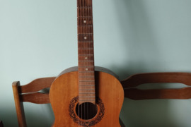 Parduodu  akustinę gitarą