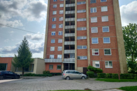Parduodamas labai pigiai 4-ių kambarių butas