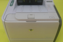 HP LaserJet 2055dn, su defektu, spausdinant teplioja lapą
