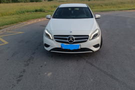 Mercedes-Benz A 220