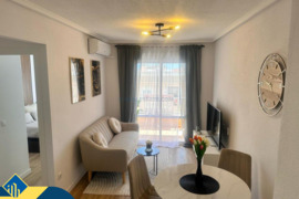Renovuotas penthouse apartamentas su bendru baseinu, Alicante provincijoje, Torrevieja mieste. 3 kam