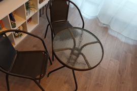 Staliukas ir dvi kėdės 50€