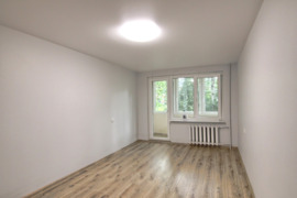 Parduodamas labai geroje vietoje ką tik suremontuotas 3-jų kambarių butas