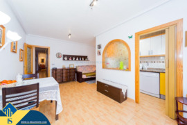 Apartamentas su terasa, Alicante provincijoje, Torrevieja mieste. 3 kambariai | 85 m² | 400 metrų ik