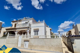 Duplex namas su bendru baseinu, Alicante provincijoje, Torrevieja mieste, Los Balcones rajone. 5 kam