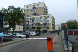 2 kambarių 50 m2 su 8,5 m2 sandėliuku namo rūsyje ir garažu (vieta automobiliui) namo rūsyje, naujam