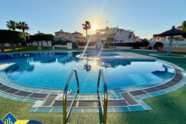 Duplex namas su bendru baseinu, Alicante provincijoje, Torrevieja mieste, Los Balcones rajone. 4 kam