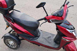 Triatis parduodu reikia dvie akumu viskas veikia ira dakumentai 250