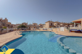 Renovuotas namas su bendru baseinu, Alicante provincijoje, Torrevieja mieste. 5 kambariai | 68 m² | 