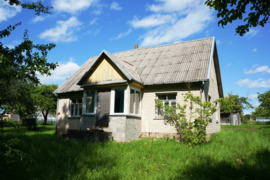   Parduodama sodyba tarp dviejų ežerų ir upės Ignalinos rajone, Kančiogino kaimo pakraštyje.