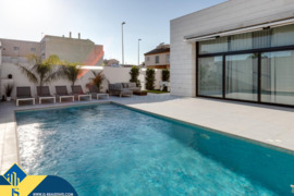 Statomi namai su privačiu baseinu, Alicante provincijoje, Orihuela Costa mieste. 4 kambariai | 111 m