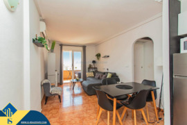 Renovuotas apartamentas su bendru baseinu, Alicante provincijoje, Torrevieja mieste. 3 kambariai | 5